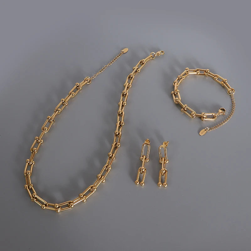 Golden Horseshoe Set