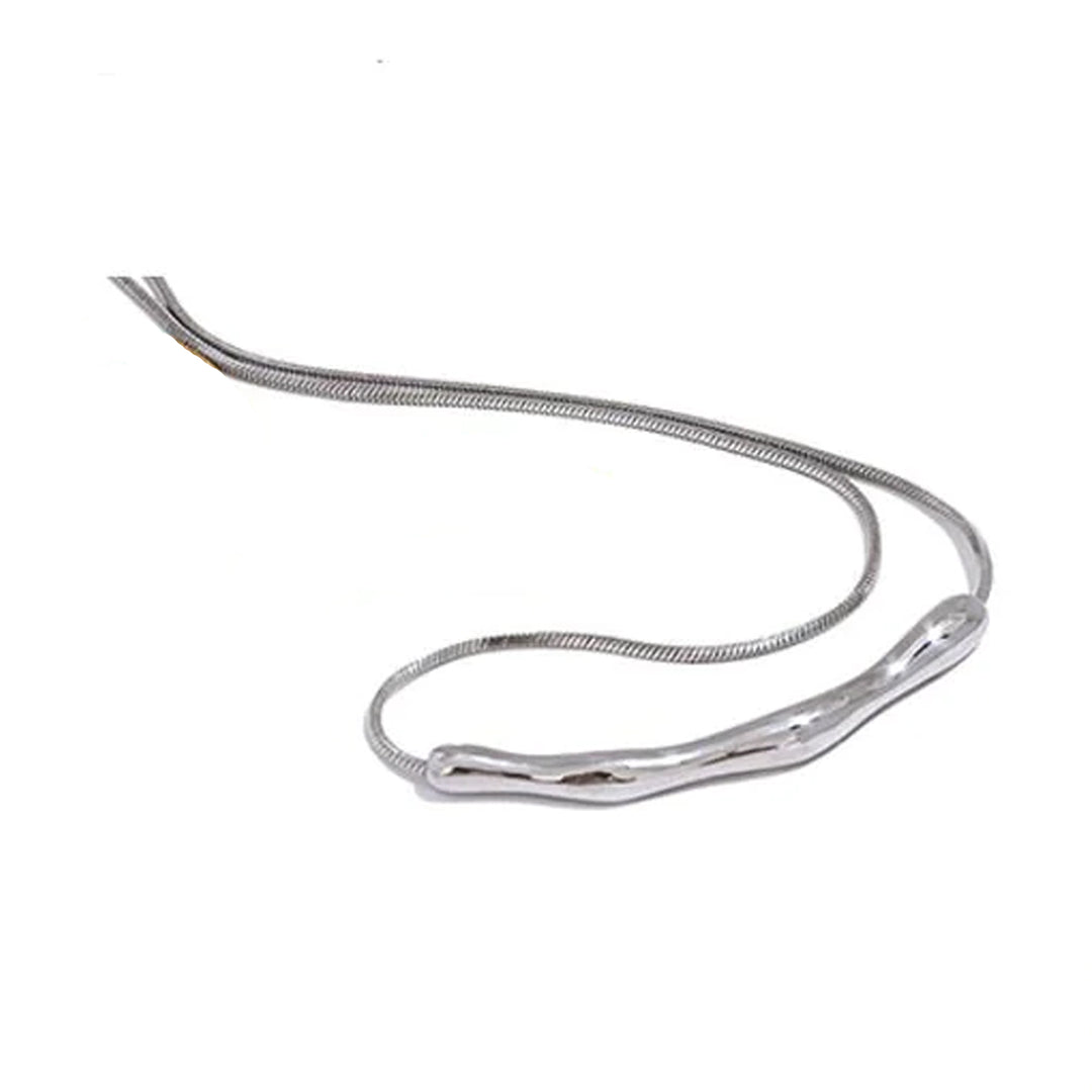 Eloise Curved Bar Necklace