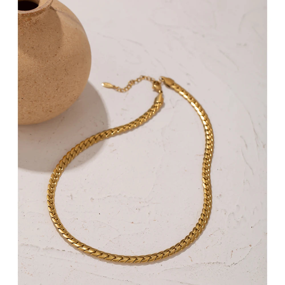 Serpentine Edge Choker