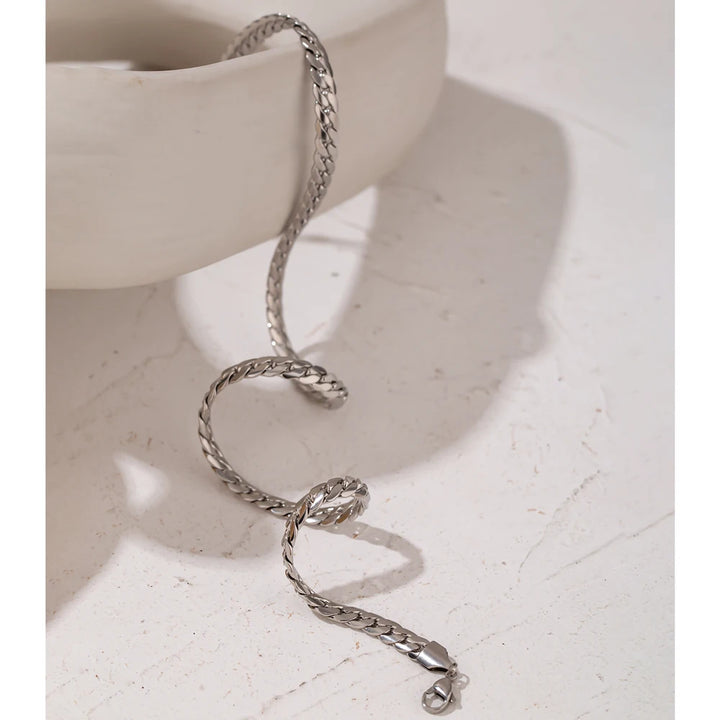 Serpentine Edge Choker