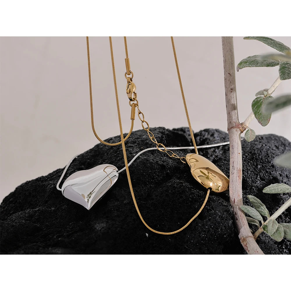 Juliet Heart Necklace (Thin Snake Chain)