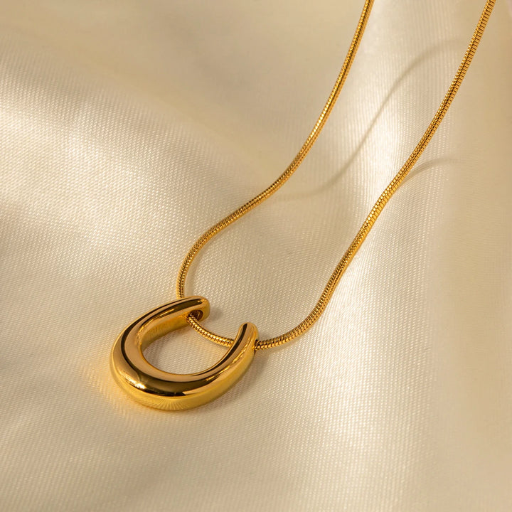 Amelia Necklace (U-pendant with snake chain)