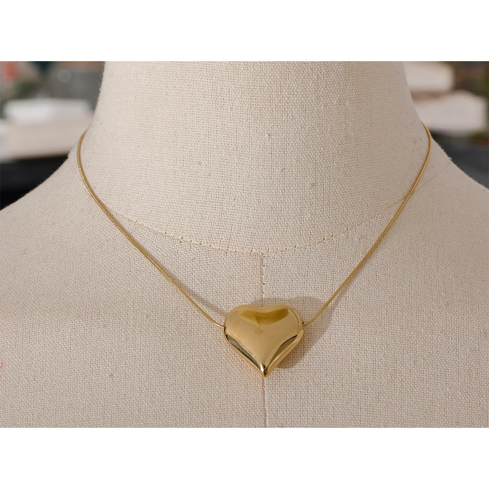 Juliet Heart Necklace (Thin Snake Chain)