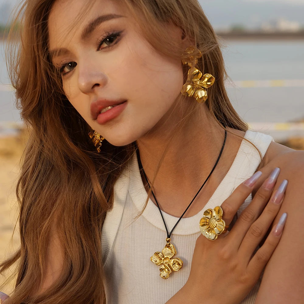 Buttercup Blossom Necklace