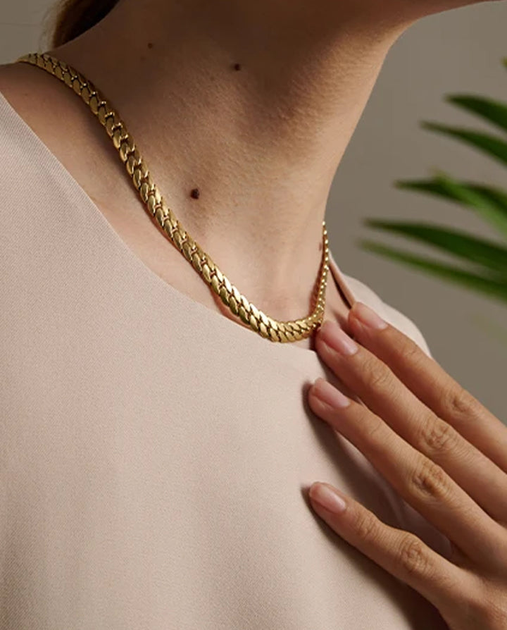 Serpentine Edge Choker