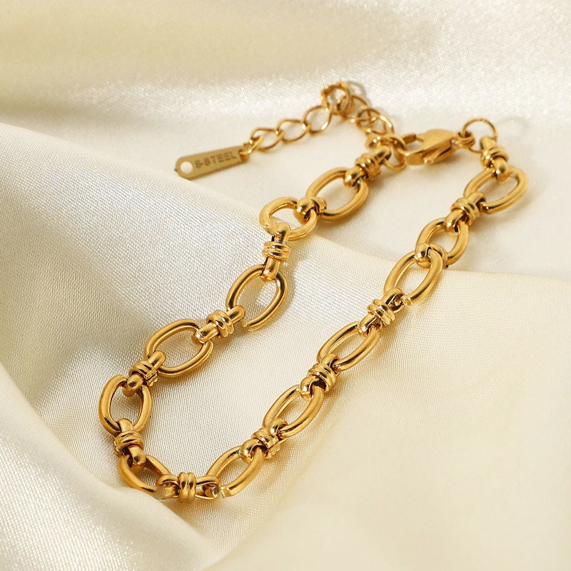 Millie Oval Link Bracelet