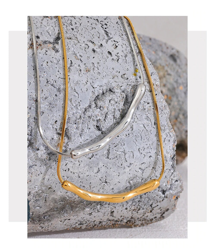 Eloise Curved Bar Necklace