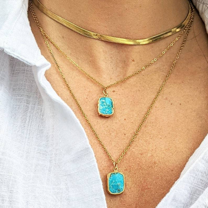 Turquoise Pendant Necklace.