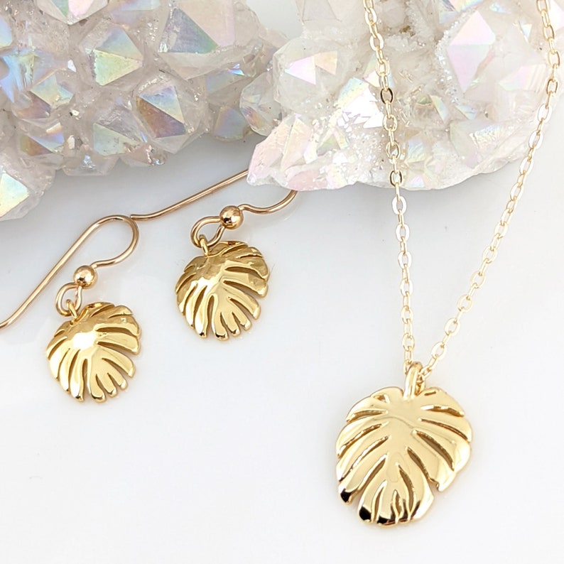 Dainty Gold Leaf Earrings.