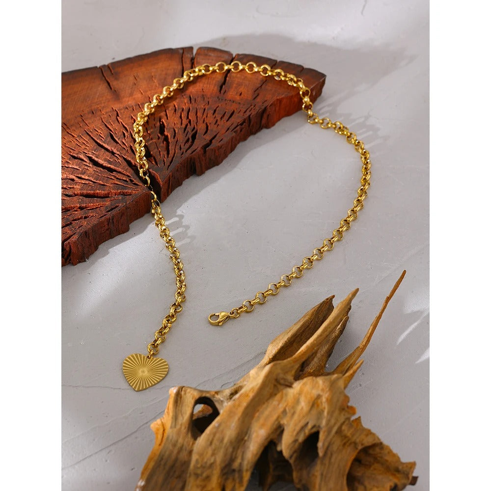 Quinn Heart Necklace (Chunky Chain)