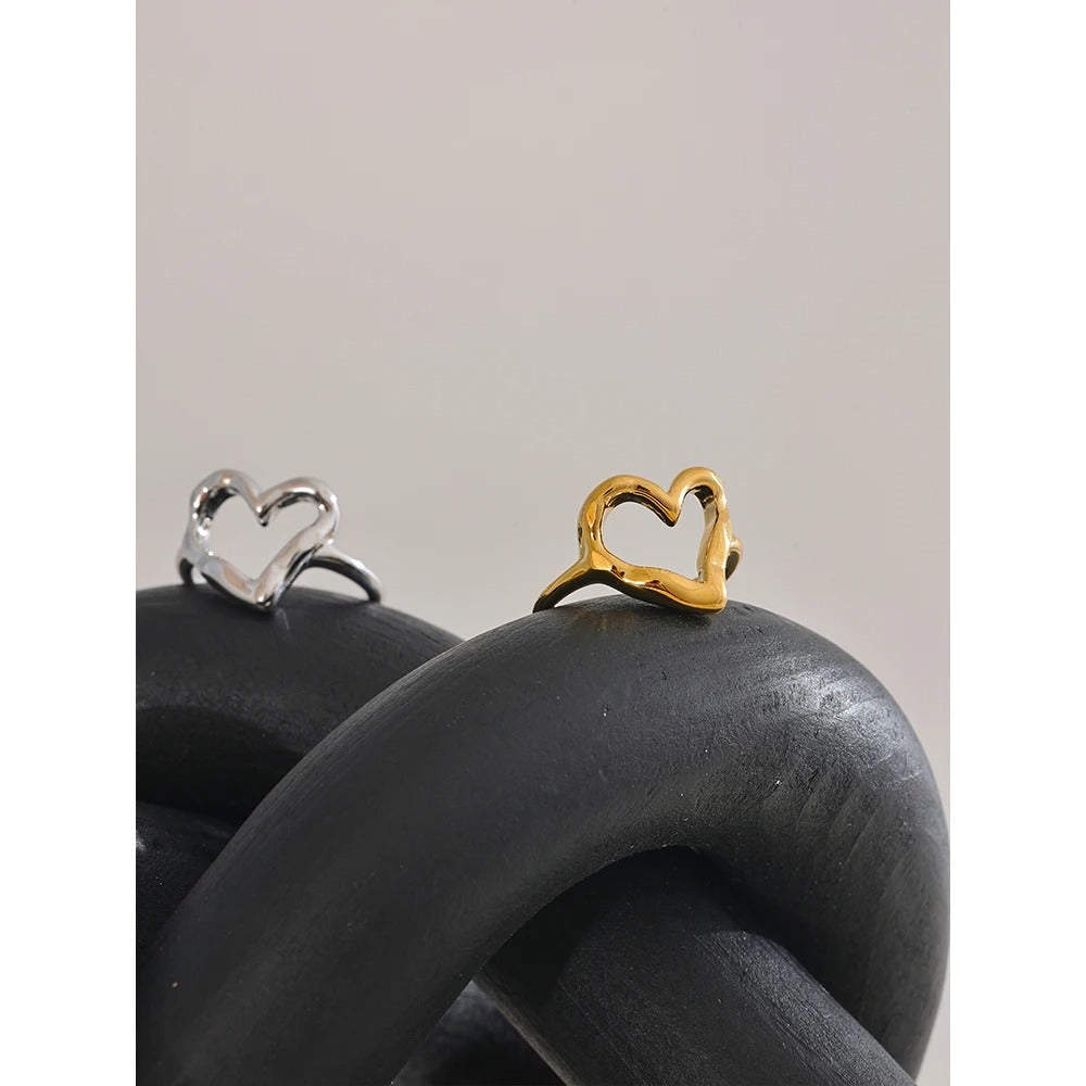 Amore Ring (Open Heart)