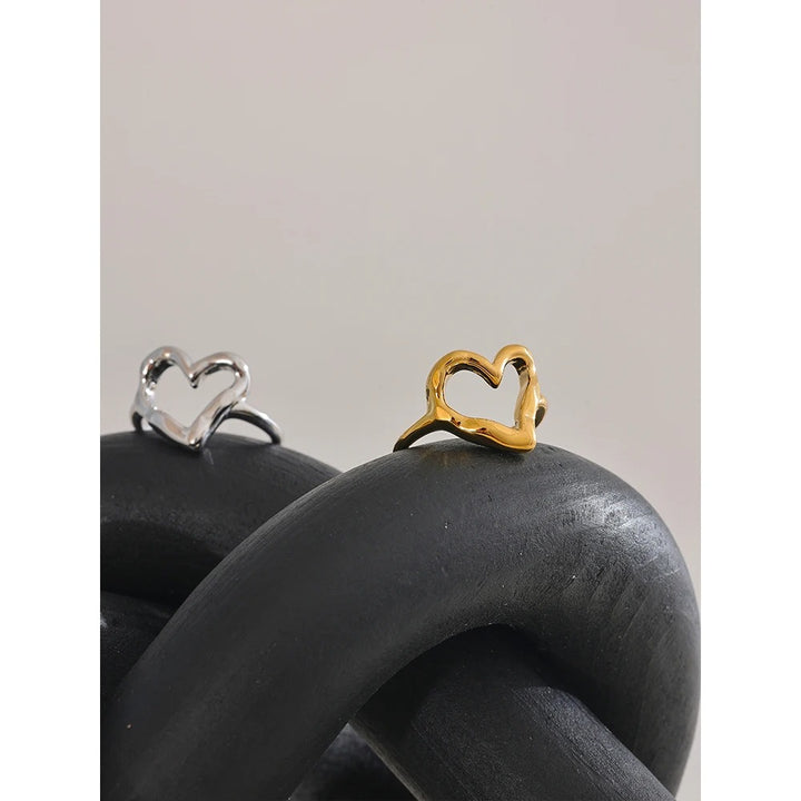 Amore Ring (Open Heart)