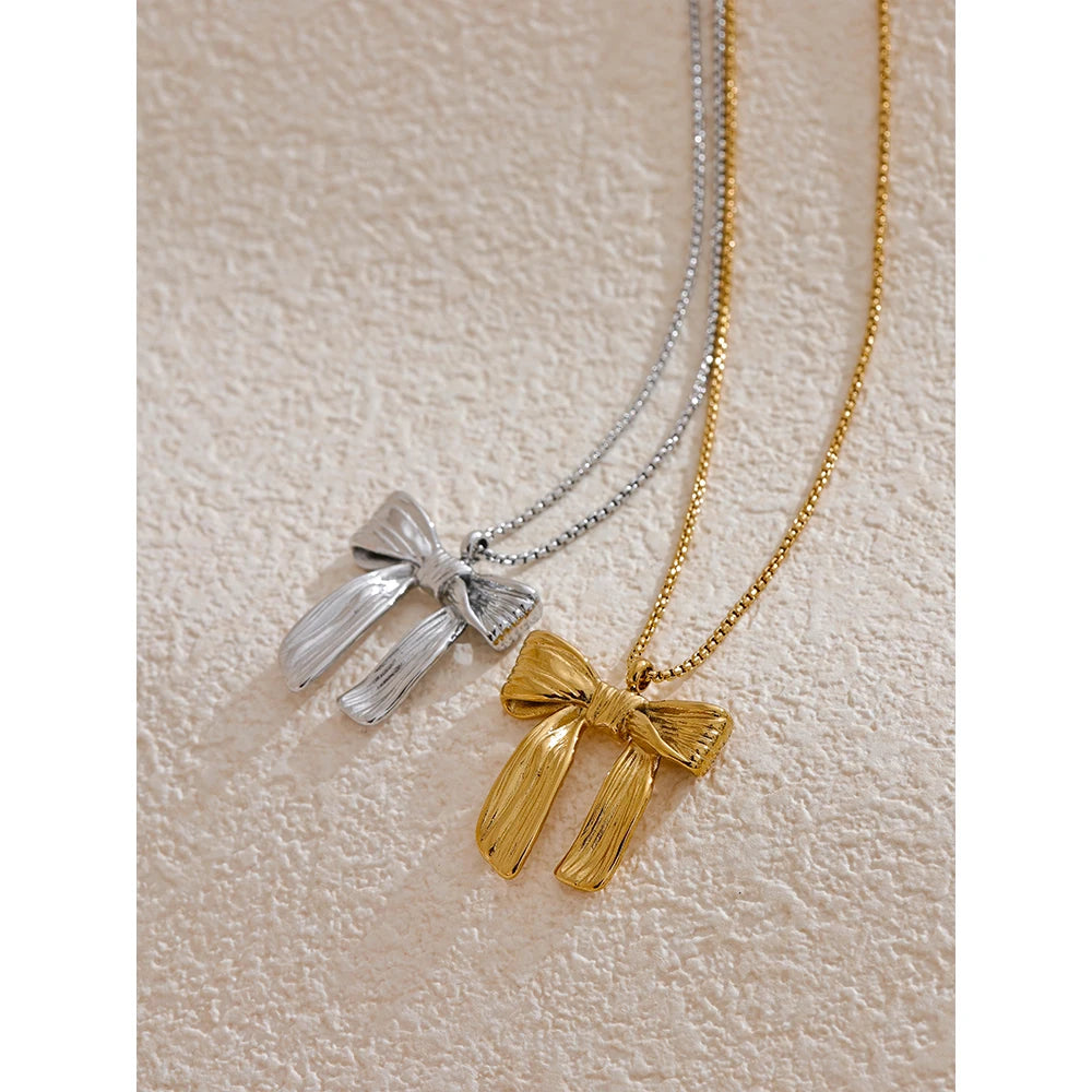 Zoe Necklace (Bow Pendant)