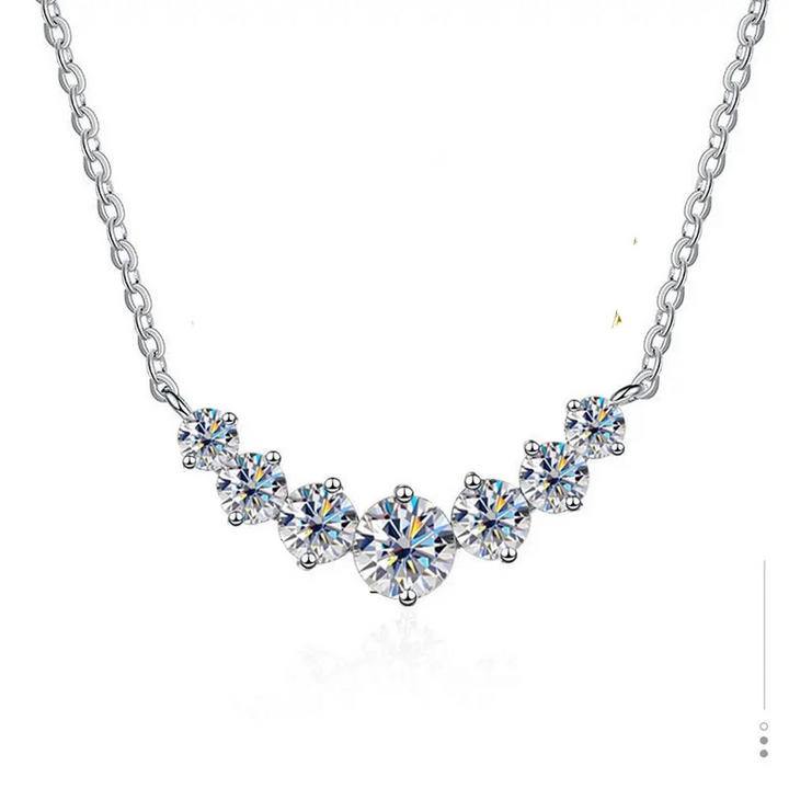 Seven Sparkles Necklace (Moissanite)