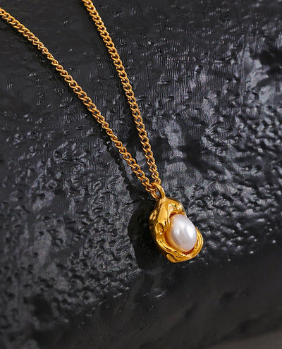 Maisy Gold Pearl Necklace