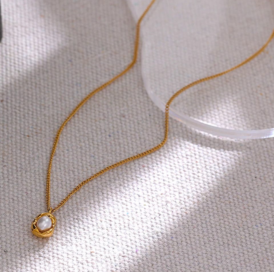 Maisy Gold Pearl Necklace