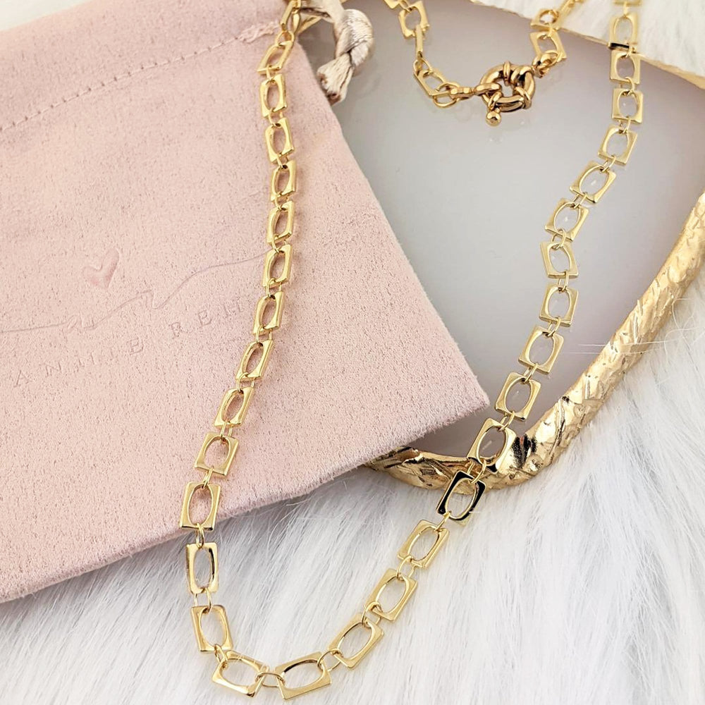 Gold Rectangle Chain Necklace.